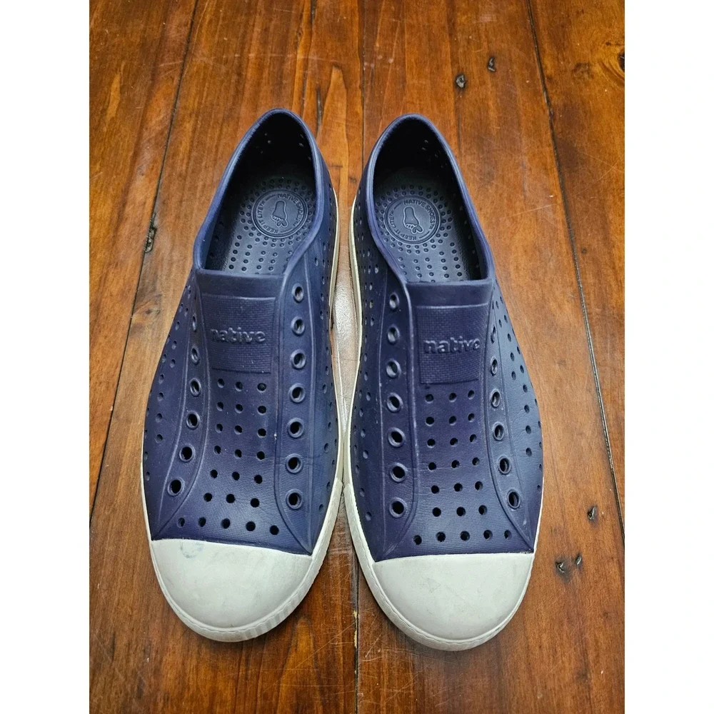 Native Jefferson Kids Navy Blue White Slip On Water Shoes Sneakers J5 Junior 5